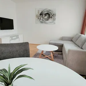 Elena Inklusive Garagenplatz Apartment